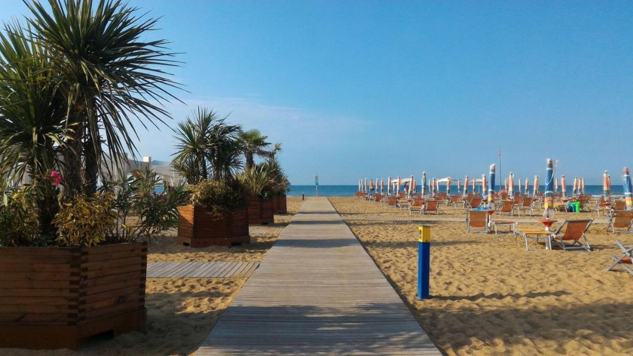 Appartamenti Betania Bibione Bagian luar foto
