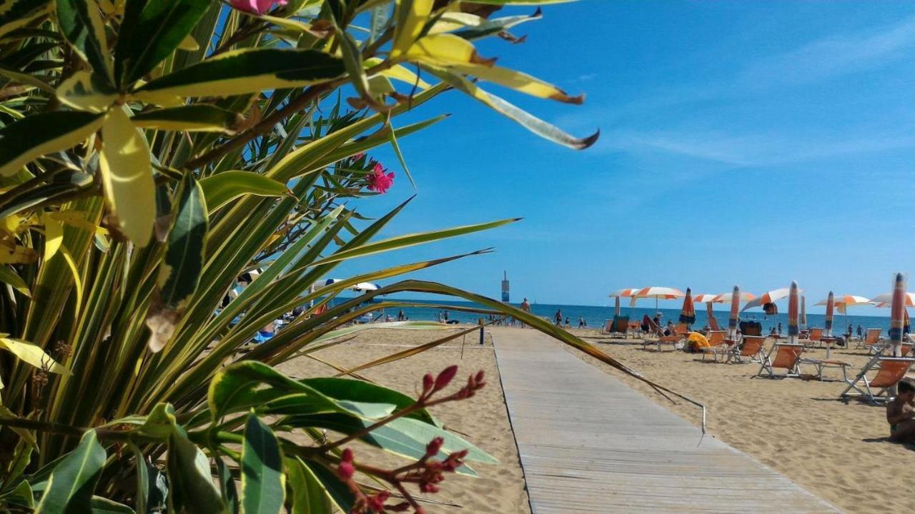Appartamenti Betania Bibione Bagian luar foto